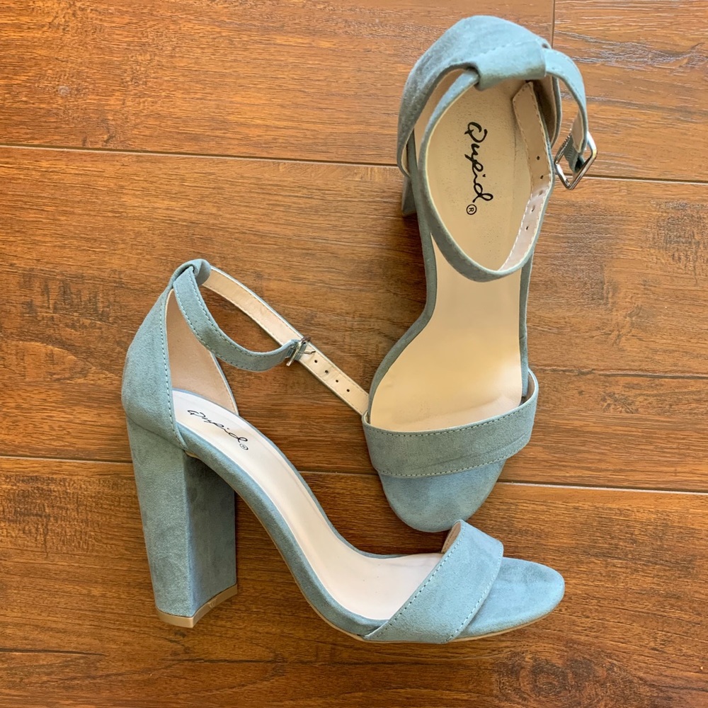 Heels - Picture 2 of 2
